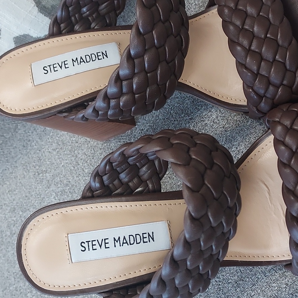NWOT Women's Sandals - Picture 7 of 7